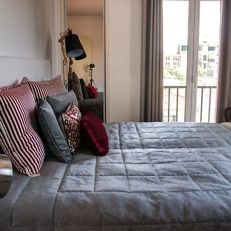 Old Town Apartment *